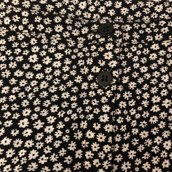 Black white floral skirt - Picture 2 of 3